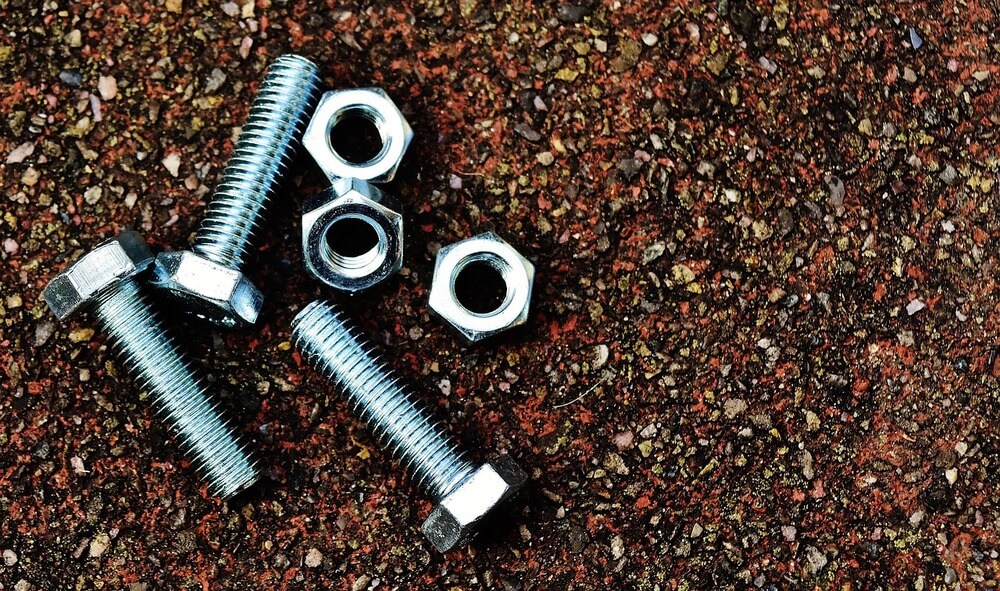 Titanium vs. Stainless Steel Bolts: The Ultimate Fastener Showdown for High-Performance Motorbikes